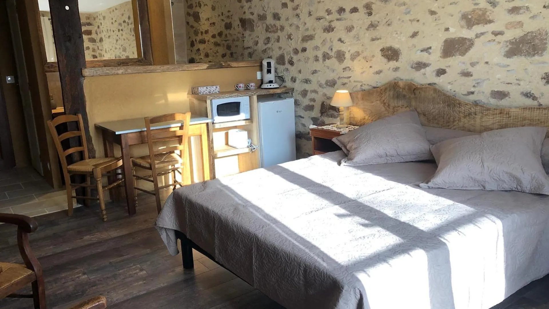 Ecuries De Saint Maurice- Maison D'Hotes De Gondou Lacapelle-Marival Bed & Breakfast